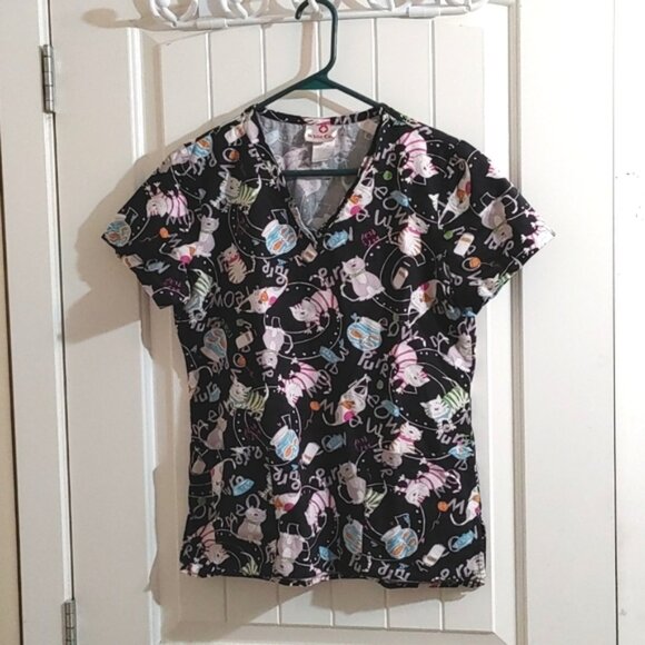 White Cross XS black nurse scrubs top shirt blouse black cats pattern - Picture 1 of 6